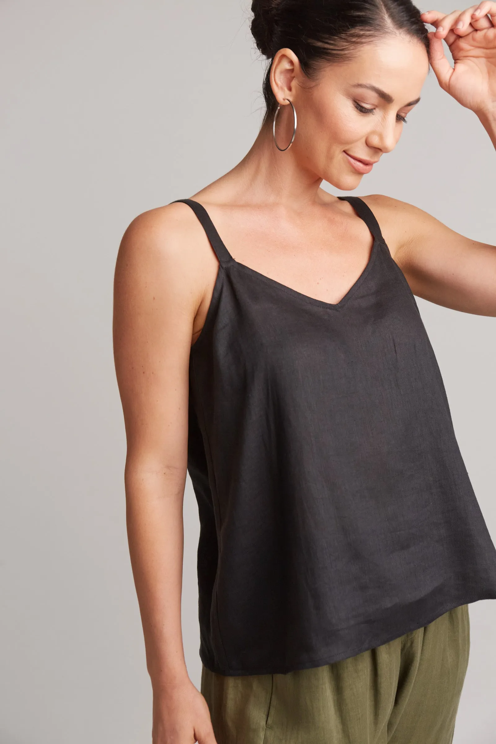 STUDIO TANK EBONY
